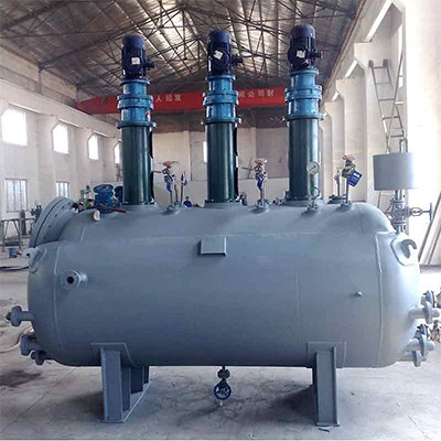 閉式帶人孔結(jié)構(gòu)磁力反應(yīng)釜 閉式帶人孔結(jié)構(gòu)磁力反應(yīng)釜